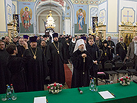 В храме Смоленской иконы Божией Матери под председательством митрополита Орловского и Болховского Антония состоялось годовое отчетное собрание духовенства, председателей отделов и сотрудников Орловской митрополии. 27 декабря 2017 г.