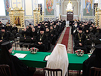 В храме Смоленской иконы Божией Матери под председательством митрополита Орловского и Болховского Антония состоялось годовое отчетное собрание духовенства, председателей отделов и сотрудников Орловской митрополии. 27 декабря 2017 г.