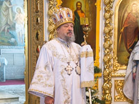 В праздник Святого Богоявления — Крещения Господа Бога и Спаса нашего Иисуса Христа, митрополит Орловский и Болховский Антоний совершил Божественную литургию и чин великого освящения воды в Богоявленском соборе Орла. 19 января 2018 г.