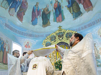 В праздник Святого Богоявления — Крещения Господа Бога и Спаса нашего Иисуса Христа, митрополит Орловский и Болховский Антоний совершил Божественную литургию и чин великого освящения воды в Богоявленском соборе Орла. 19 января 2018 г.