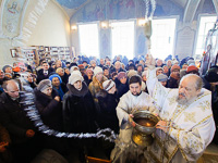 В праздник Святого Богоявления — Крещения Господа Бога и Спаса нашего Иисуса Христа, митрополит Орловский и Болховский Антоний совершил Божественную литургию и чин великого освящения воды в Богоявленском соборе Орла. 19 января 2018 г.