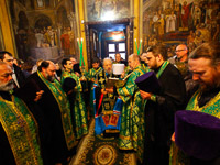 В канун праздника Входа Господня в Иерусалим (Недели ваий), митрополит Орловский и Болховский Антоний совершил всенощное бдение в Свято-Троицком храме Орла. 31 марта 2018 г.