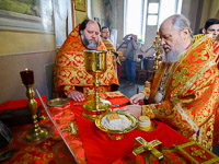 В день Радоницы митрополит Орловский и Болховский Антоний совершил литургию и пасхальное поминовение усопших в Воскресенском храме Орла. 17 апреля 2018 г.