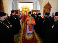 Во вторник Светлой Седмицы митрополит Орловский и Болховский Антоний в сослужении епископа Ливенского и Малоархангельского Нектария и епископа Мценского Алексия совершил литургию в Иверском храме Орла в честь его престольного праздника. 10 апреля 2018 г.