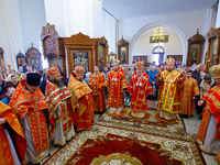 Во вторник Светлой Седмицы митрополит Орловский и Болховский Антоний в сослужении епископа Ливенского и Малоархангельского Нектария и епископа Мценского Алексия совершил литургию в Иверском храме Орла в честь его престольного праздника. 10 апреля 2018 г.