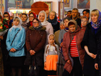 В день праздника Светлого Христова Воскресения митрополит Орловский и Болховский Антоний в сослужении епископа Мценского Алексия совершил Пасхальную великую вечерню в Успенском (Михаило-Архангельском) соборе Орла. 8 апреля 2018 г.