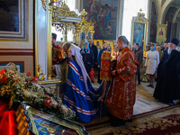 В Неделю 3-ю по Пасхе, святых жен-мироносиц,  митрополит Орловский и Болховский Антоний совершил Божественную литургию в Ахтырском кафедральном соборе Орла. 22 апреля 2018 г.
