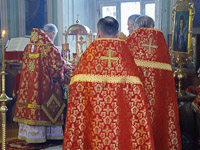 В Неделю 3-ю по Пасхе, святых жен-мироносиц,  митрополит Орловский и Болховский Антоний совершил Божественную литургию в Ахтырском кафедральном соборе Орла. 22 апреля 2018 г.