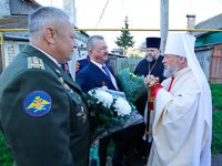 Митрополит Орловский и Болховский Антоний возглавил торжества по случаю 100-летния мученической кончины болховских новомучеников — священника Иоанна Панкова и сыновей его Николая и Петра в Спасо-Преображенском соборе Болхова. После Архипастырь посетил митинг и парад на площади Ленина, посвященные Дню Победы. 9 мая 2018 г.