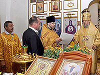 В праздник перенесения мощей святителя и чудотворца Николая из Мир Ликийских в Бар митрополит Орловский и Болховский Антоний совершил Архипастырский визит в Сосковский район. В Никольском храме поселка Сосково Владыка возглавил Божественную литургию. 22 мая 2018 г.