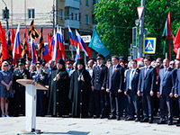 В канун Дня Победы духовенство Орловской митрополии приняло участие в митинге Памяти в сквере Танкистов. 8 мая 2018 г.
