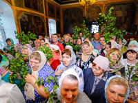 В канун праздника Пятидесятницы митрополит Орловский и Болховский Антоний совершил всенощное бдение в Свято-Троицком храме Орла. 26 мая 2018 г.