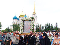 Празднование Тихвинской иконе Божией Матери в Болхове. Крестный ход. 9 июля 2009 г.