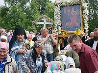Празднование Тихвинской иконе Божией Матери в Болхове. Крестный ход. 9 июля 2009 г.