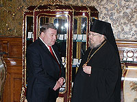 Встреча Святейшего Патриарха Кирилла с губернатором Орловской области А.П. Козловым и архиепископом Орловским и Ливенским Пантелеимоном; 11 ноября 2009 г.
