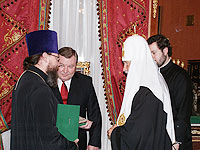 Встреча Святейшего Патриарха Кирилла с губернатором Орловской области А.П. Козловым и архиепископом Орловским и Ливенским Пантелеимоном; 11 ноября 2009 г.
